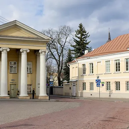President Palace With Balcony And 2 Baths