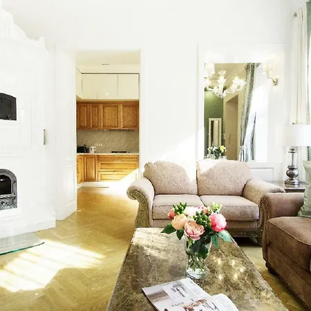 President Palace With Balcony And 2 Baths Apartment